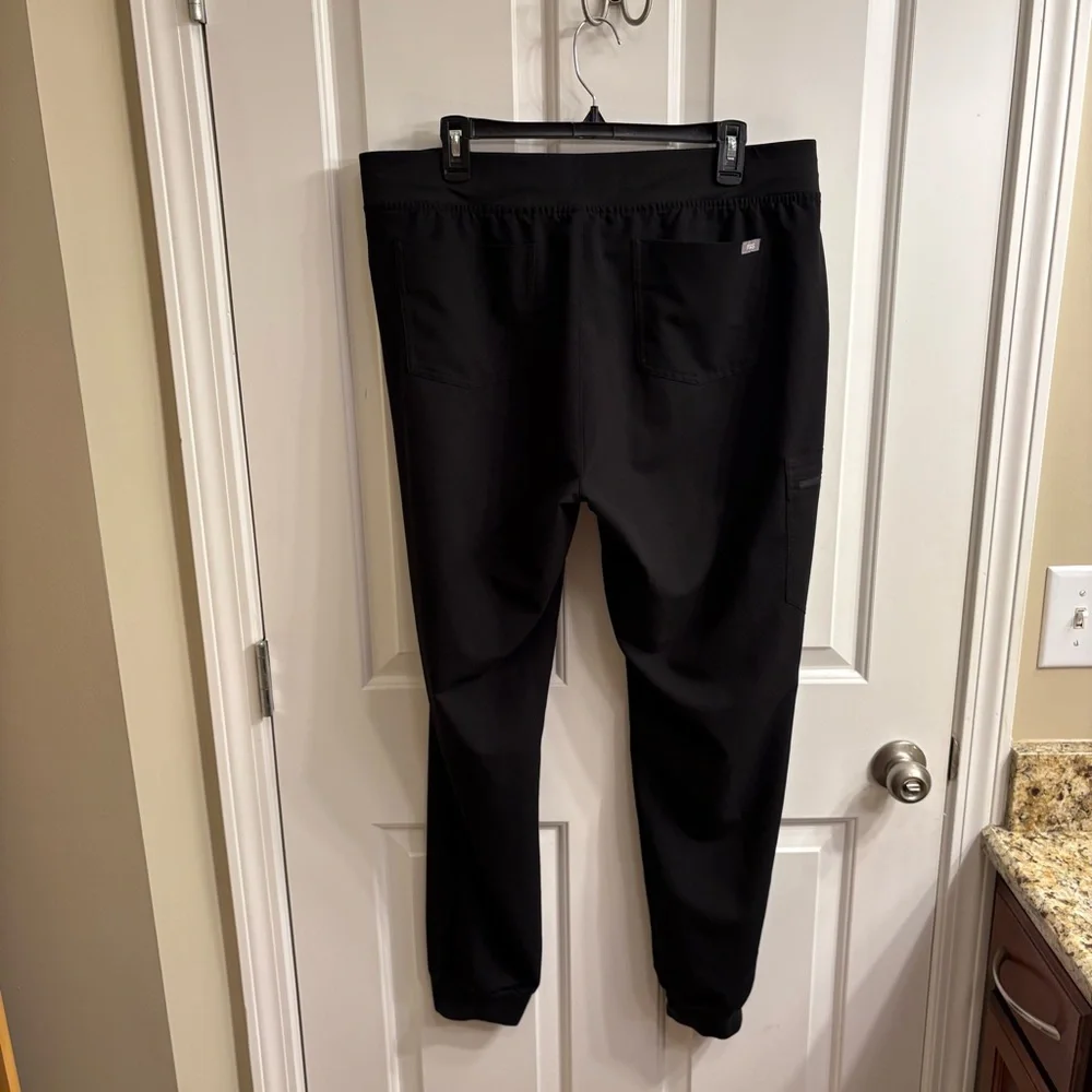 TALL Figs Black Zamora Women's Jogger Scrub Pants with Drawstring XL TALL - Picture 4 of 12